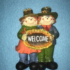 Scarecrow welcome figurine made of resin
